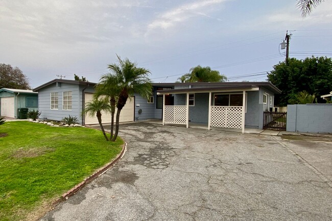 Recently Renovated 3 bed 2 bath home in La... - Recently Renovated 3 bed 2 bath home in La...