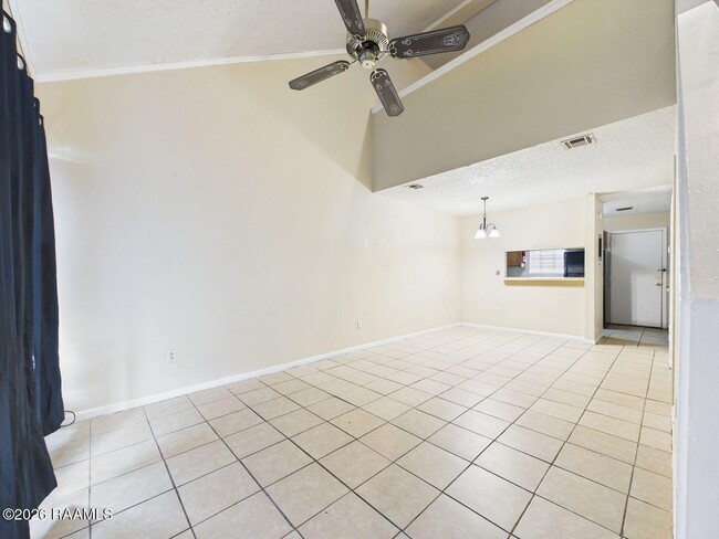 Photo - 202 Belfast St