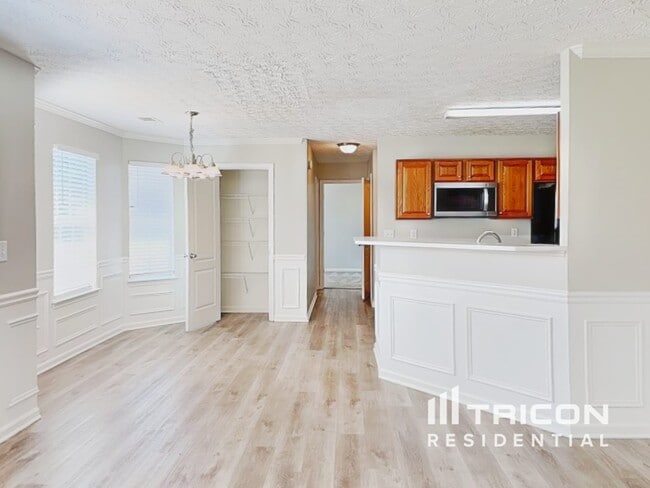 Photo - 1005 Ulster Ct