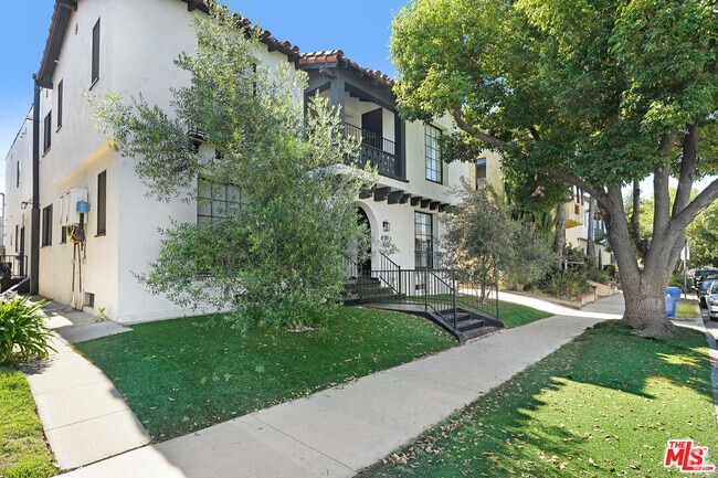 Building Photo - 418 N Stanley Ave Unit 418 1/2 Rental