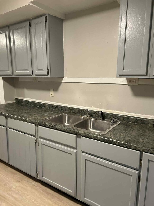 Photo - 98 23rd St S