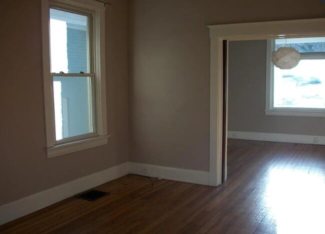 Photo - 3148 Linwood Ave