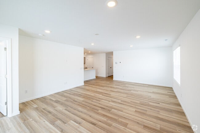 3BR, 2BA - 1,498SF - Unit B - Living Room