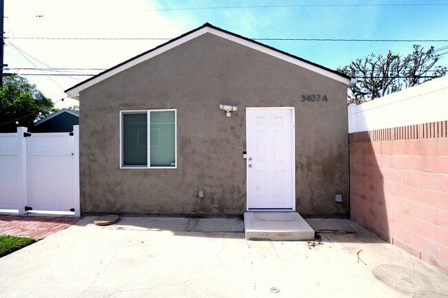 Building Photo - 3407 Volk Ave