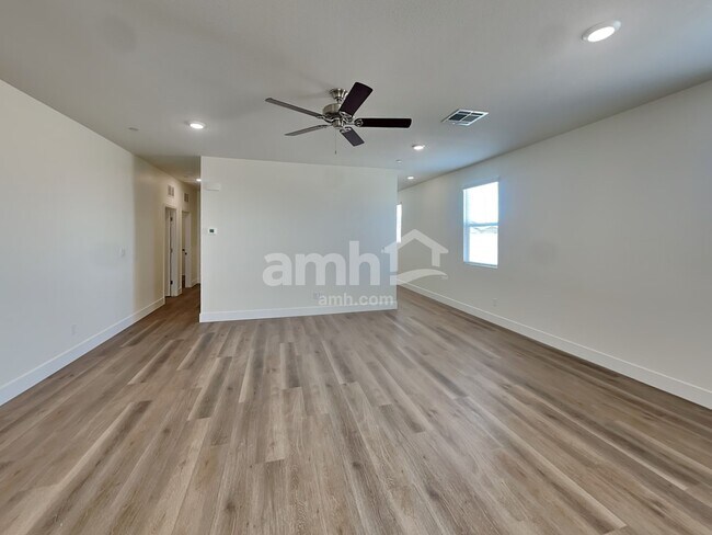 Photo - 494 Silverbell Fls Pl