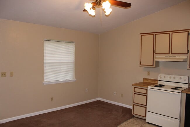 Photo - 1/1 Townhouse Close To TCC/FSU!