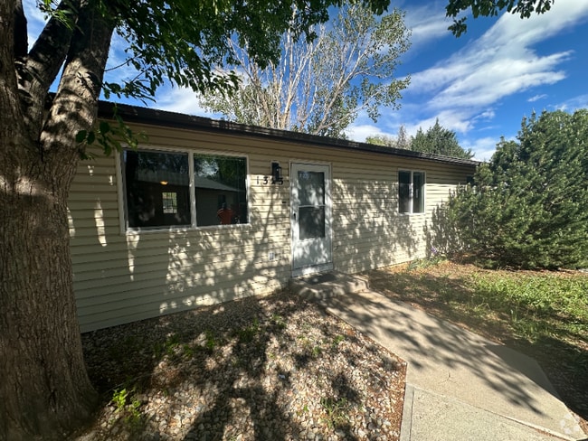 Building Photo - 1337 Cherry St Rental
