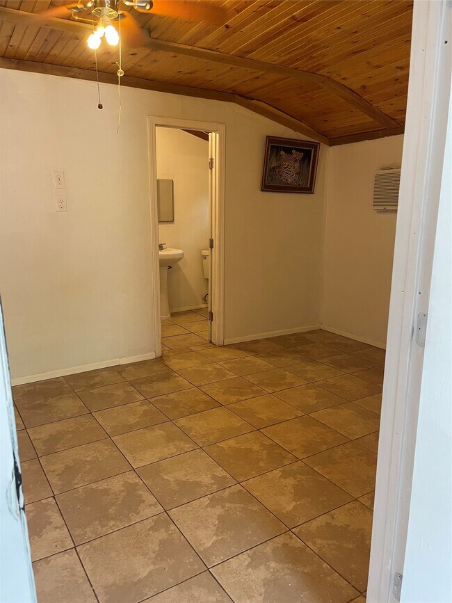 Photo - 1407 1/2 Godwin St