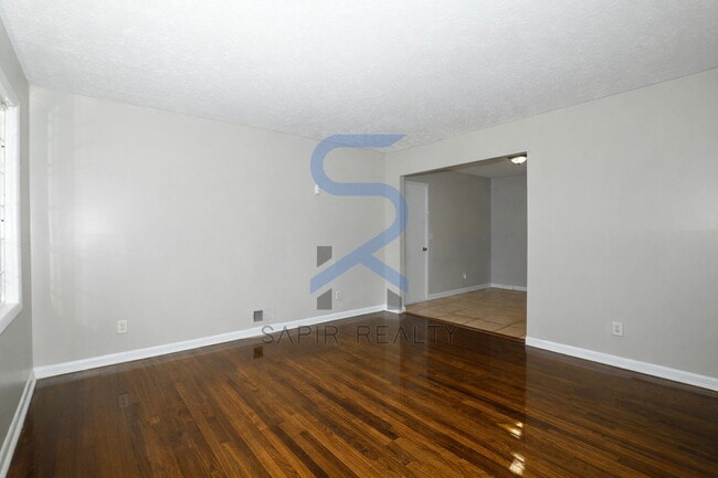 Photo - Timeless Ranch Charm in a Vibrant, Peaceful Corner of South River Gardens