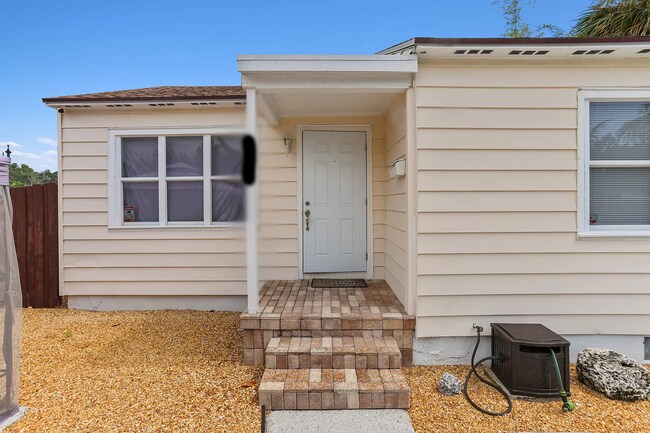 Photo - 735 Franklin Rd