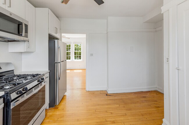 Photo - 3048 W Cornelia Ave Unit 3