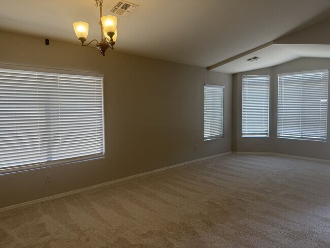 Photo - 4 Bedroom in San Tan Ranch, Gilbert!