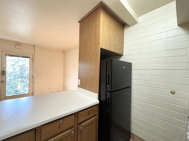 Photo - 599 N Darwin St