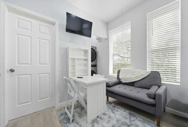 Photo - 624 Avenue H Unit F