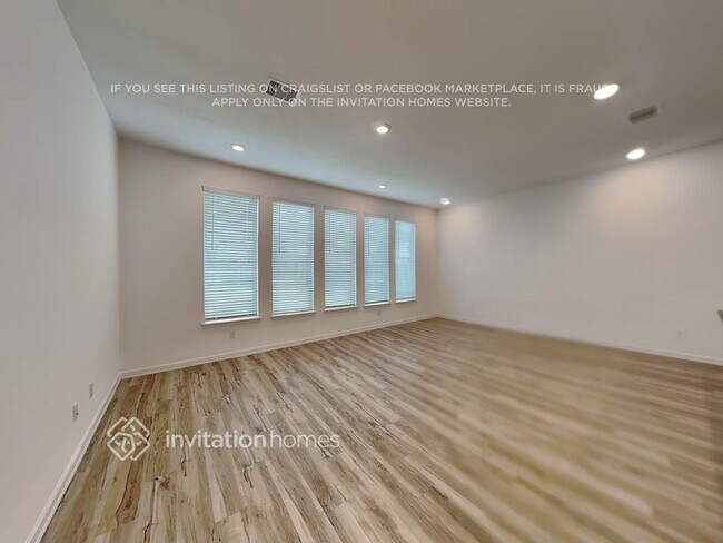 Photo - 4022 Champlain Wy