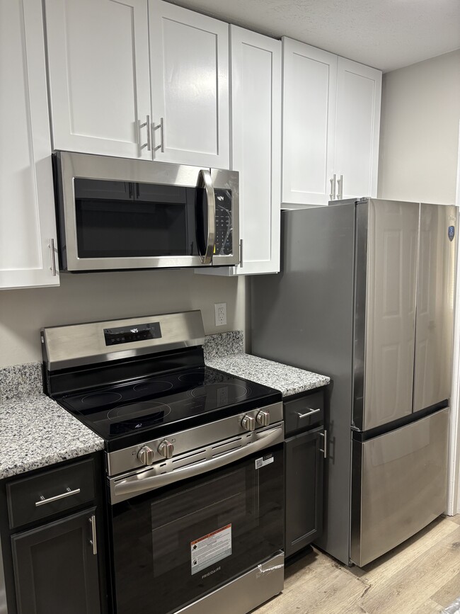 Photo - 801 Burcale Rd Unidad D7