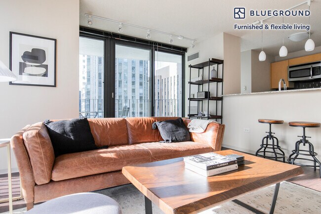 Photo - 225 N Columbus Dr Unidad FL23-ID1197