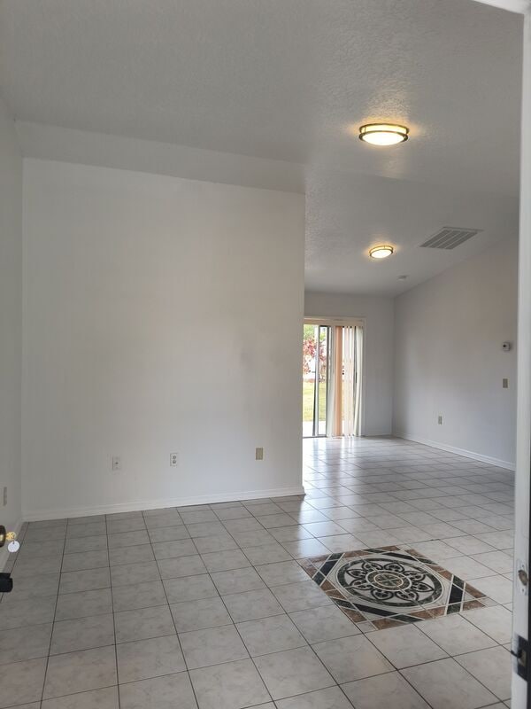 Photo - 754 Del Prado Dr