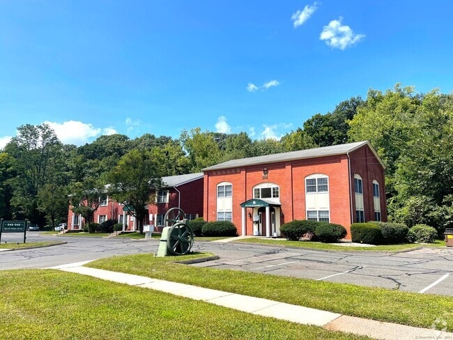 Building Photo - 545 N Main St Rental