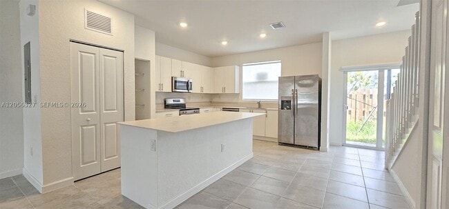 Photo - 145 SE 11th St