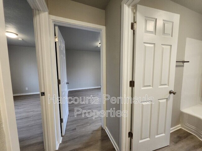 Photo - 2831 NE Center St Unidad 1