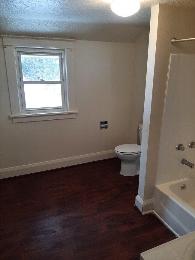 Photo - 167 W 7th St