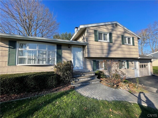 Photo - 17 Juneberry Ln