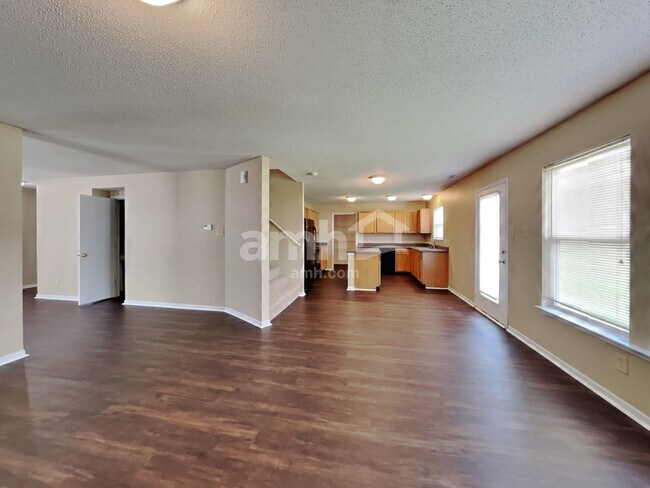 Photo - 10338 Kensington Way