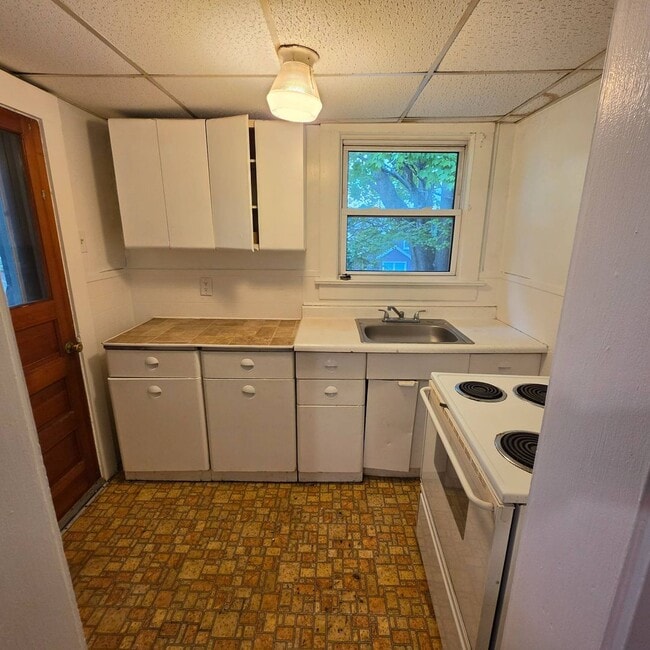 Building Photo - 1904 Highland Ave Unit #2