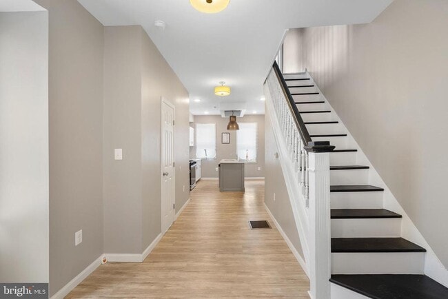 Photo - 945 Ashburton St