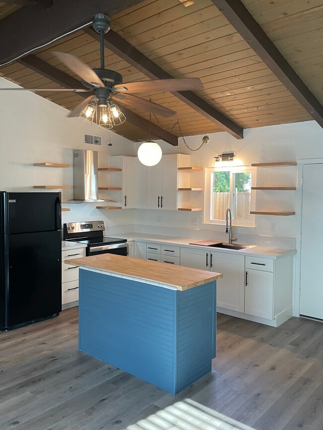 Brand New Kitchen - 2391 Campbell St Unit D