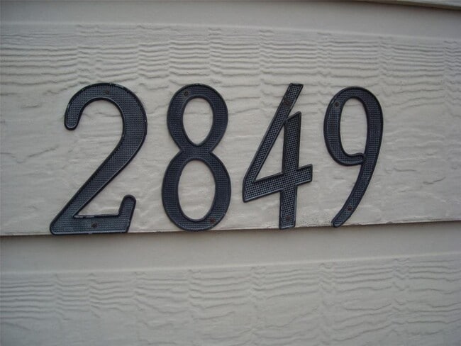 Building Photo - 2849 Southampton Way