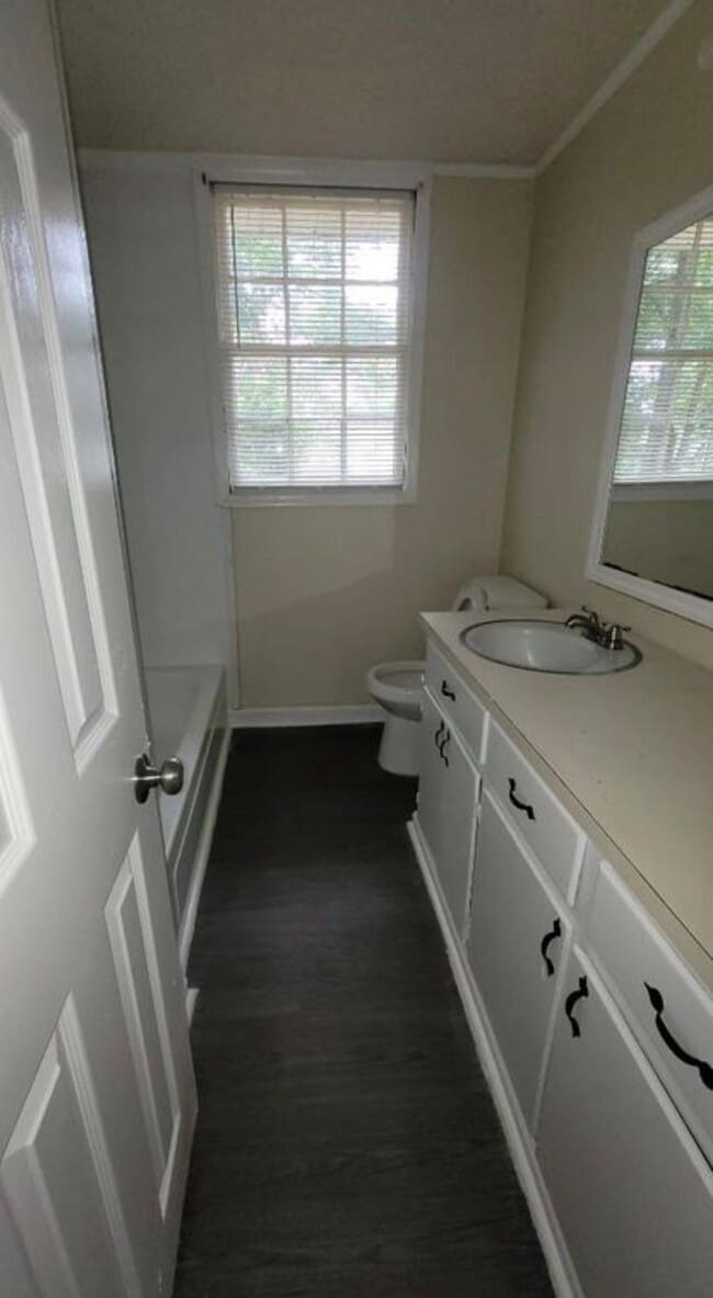 308 Forrestal Ln