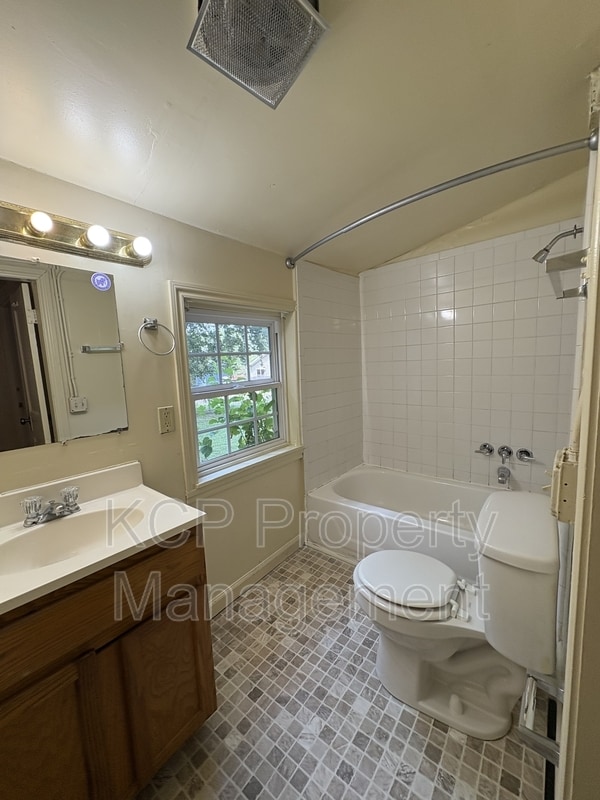 Photo - 1700 S T St