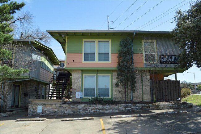 Building Photo - 2703 Swisher St Unit 205A Rental