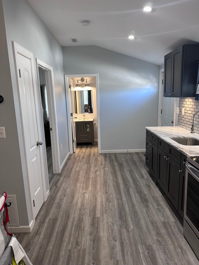 Photo - 902B Edgerly RD