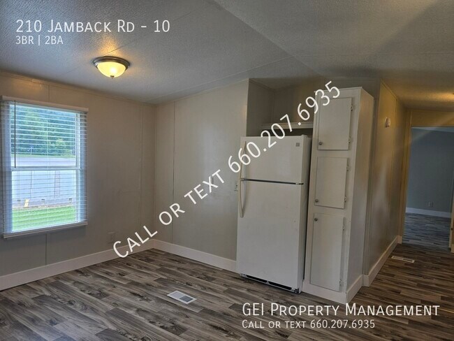 Photo - 210 Jamback Rd