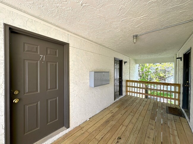 Courtyard Apartments