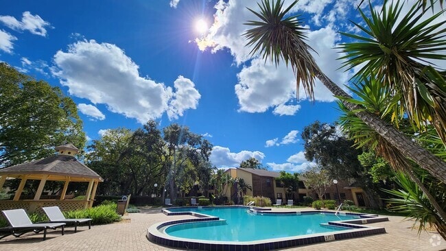Building Photo - Oaks Of Lakebridge Community Rental