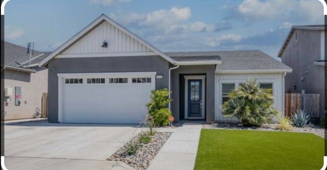 Building Photo - Modern Single-Story Home with Open Layout and Expansive Views