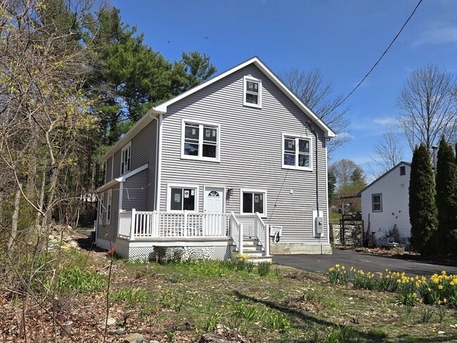 Photo - 276 Sumner St