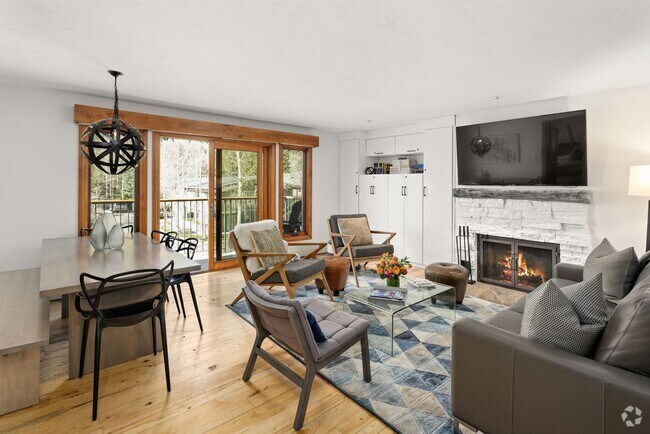Building Photo - 1020 E Durant Ave Unit 301 Rental