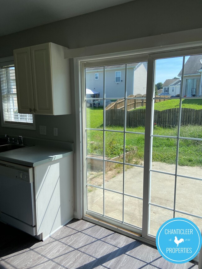 Photo - 1221 Topping Ln