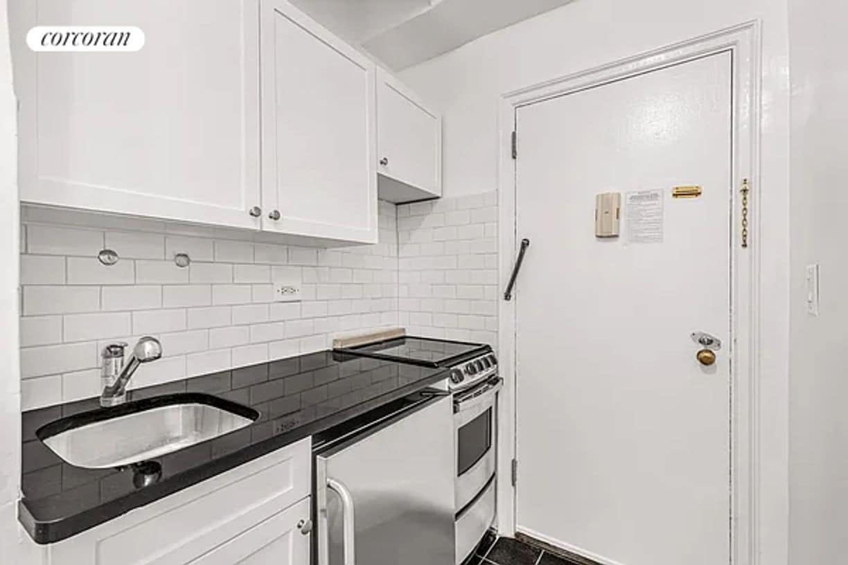 Photo - 310 E 44th St Apartment