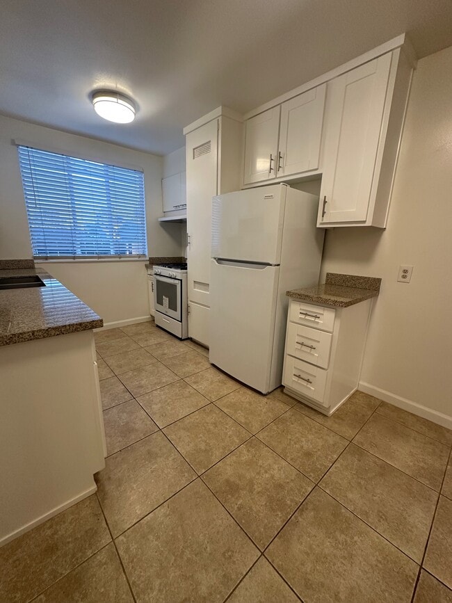 Photo - 2320 W 24th St