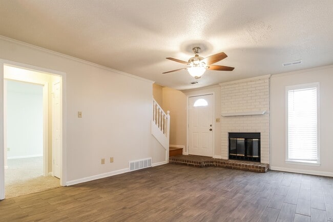 Photo - 3768 Stonehill Dr House