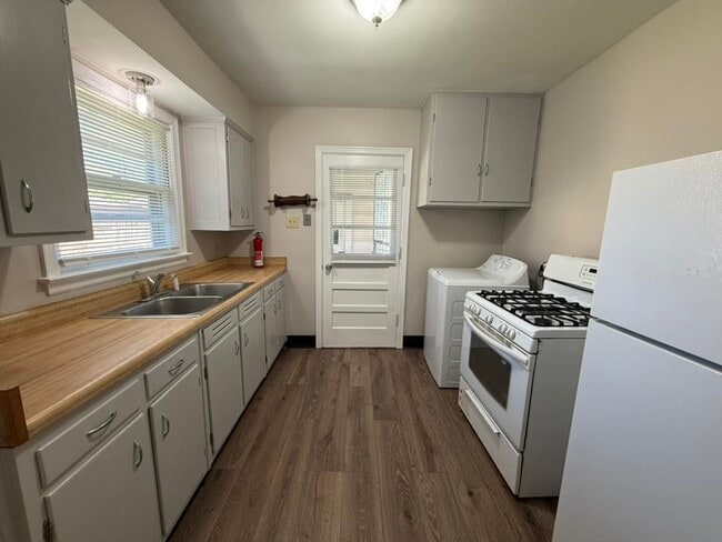 Photo - 4644 S Renshaw Dr