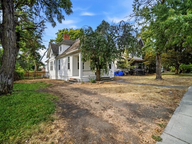 Photo - 728 E Indiana Ave