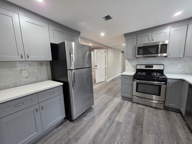 Photo - 16 Long Ave Unit 3