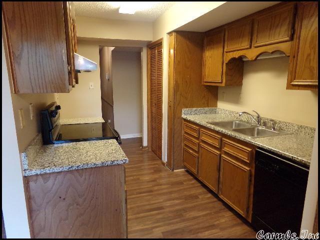 Photo - 39 Oak Forest Loop